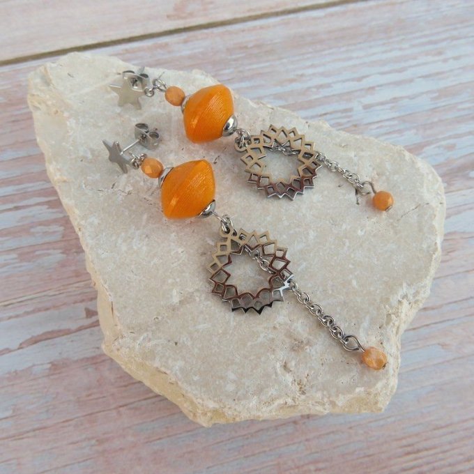 Boucles d'oreilles longues, breloque acier, modèle "Etincelle" - Orange / couronne pointes