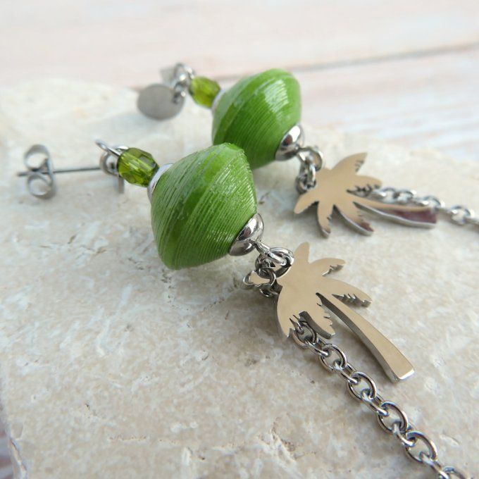 Boucles d'oreilles pendantes artisanales « Étincelle » – Vert Olive & Palmier | perles de papier