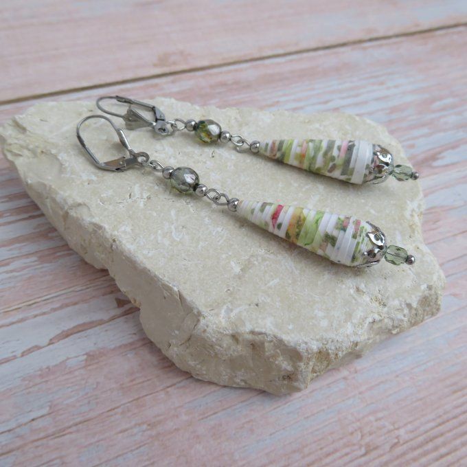 Boucles d'oreilles goutte, perles de Bohème, modèle "Princesse" - Vert olive
