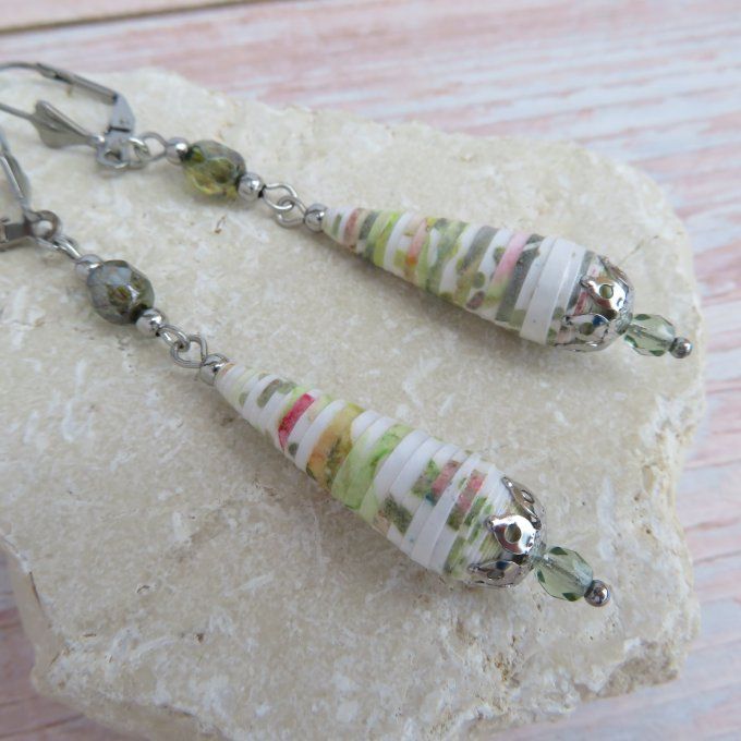 Boucles d'oreilles goutte, perles de Bohème, modèle "Princesse" - Vert olive