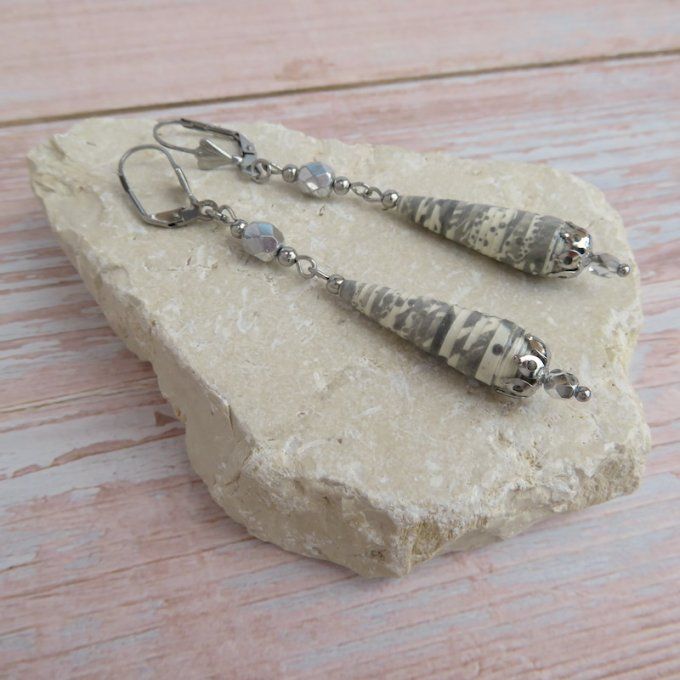 Boucles d'oreilles goutte, perles de Bohème, modèle "Princesse" - Gris