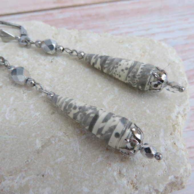 Boucles d'oreilles goutte, perles de Bohème, modèle "Princesse" - Gris