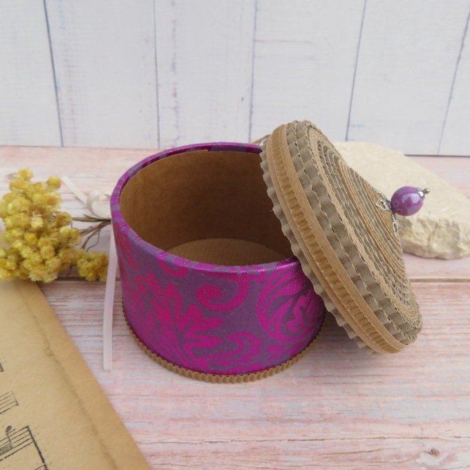 Boîte à bijoux ronde, papier décoratif et couvercle en dentelle de carton - violet / feuillage