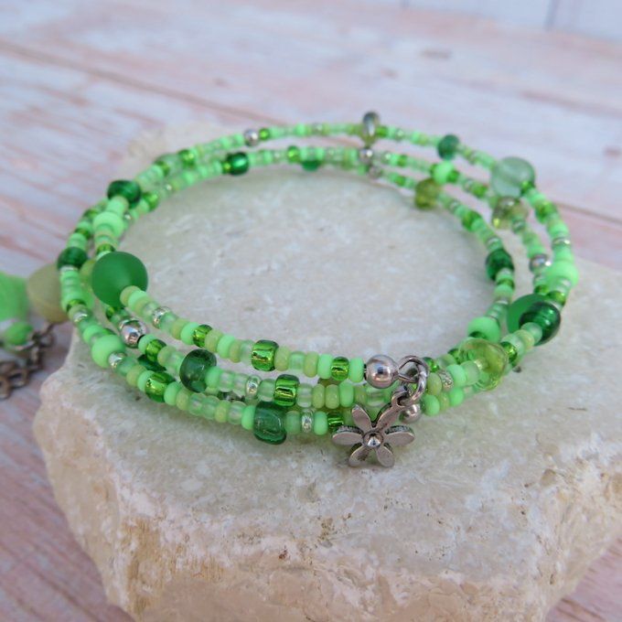 Bracelet « Tournicoti » vert vif – trèfle & petite fleur